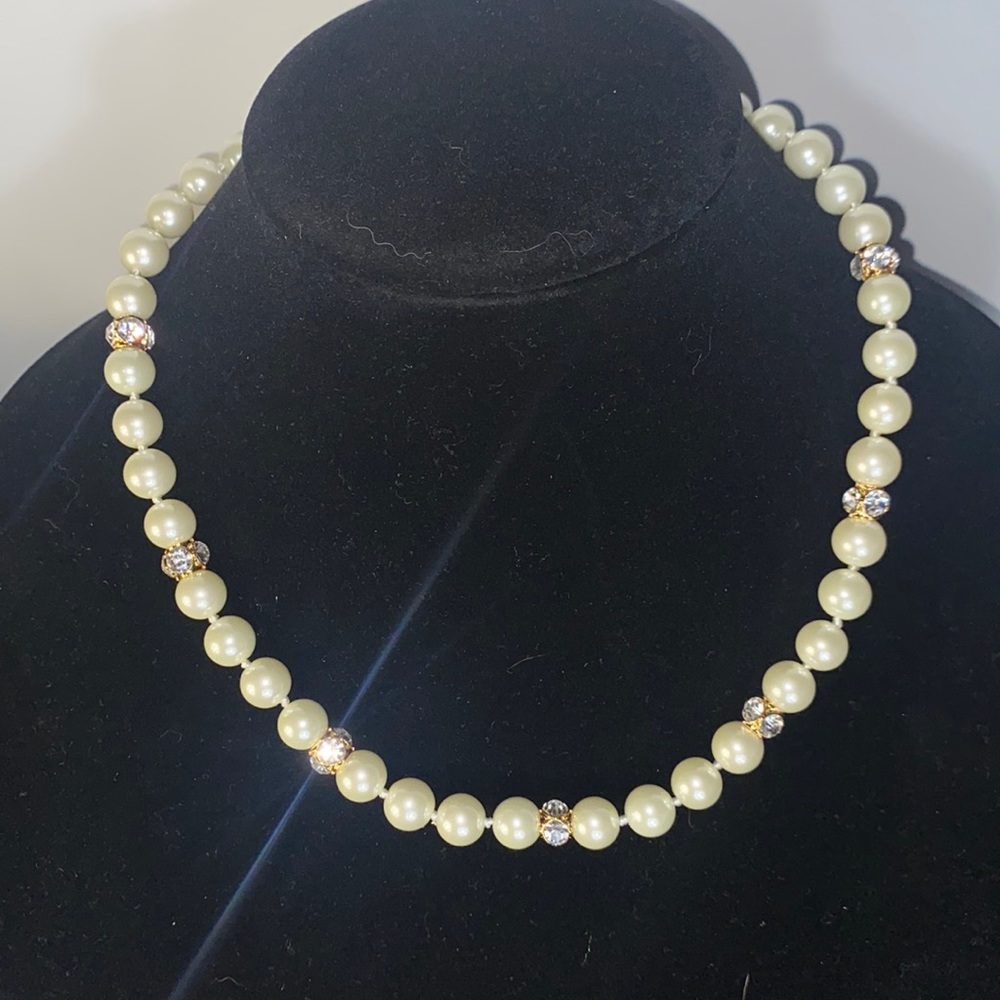 Kate Spade ♠️ Pearl Necklace